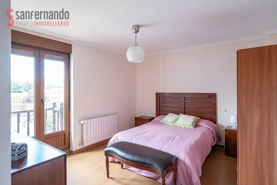 Habitación de Casa o chalet en venta en Santa Cruz de Bezana con Calefacción, Jardín privado y Balcón