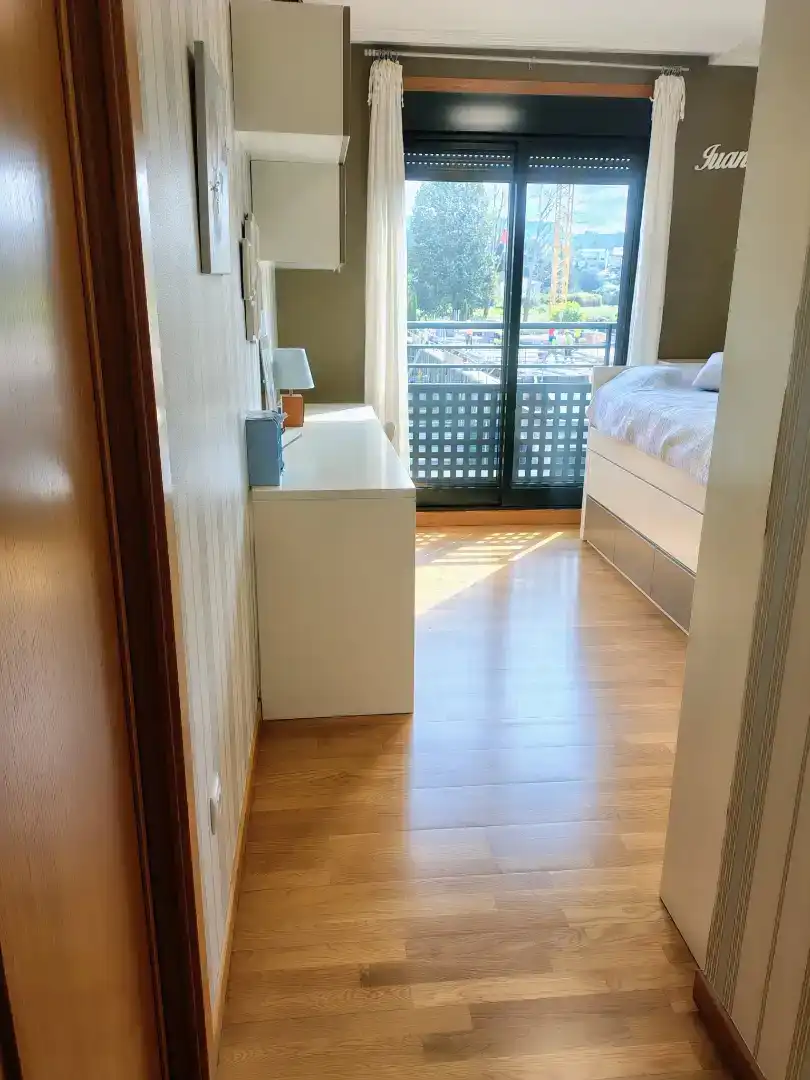 Dormitori de Pis en venda en Pontevedra Capital  amb Jardí privat, Parquet i Traster