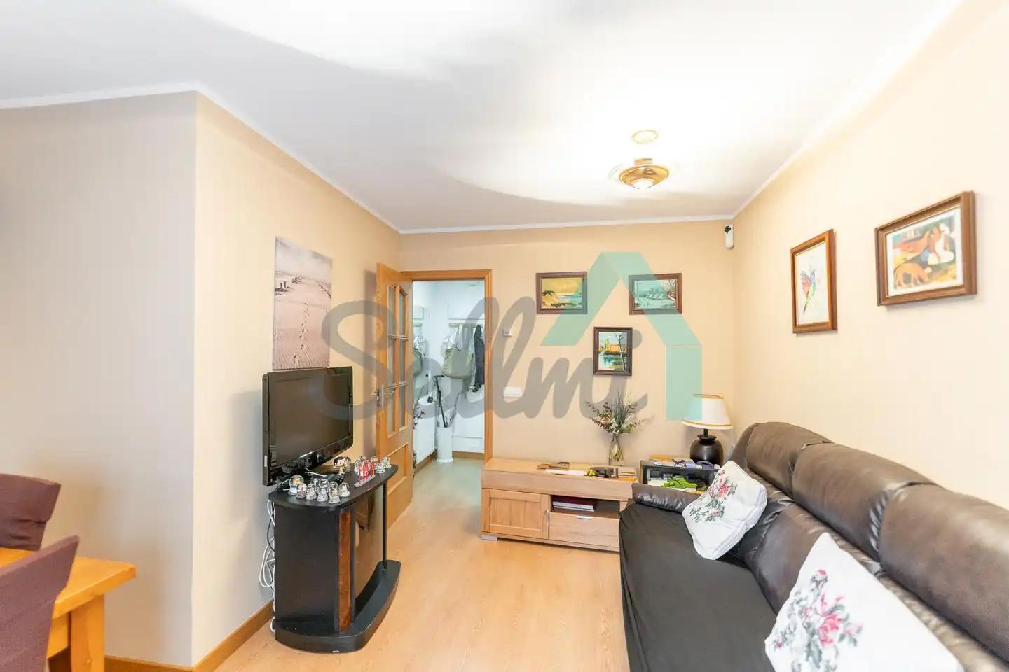 Wohnzimmer von Erdgeschoss zum Verkauf in Aller mit Heizung