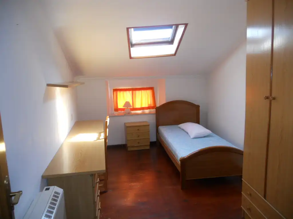 Bedroom of Flat for rent in Santiago de Compostela   with Heating, Furnished and Oven