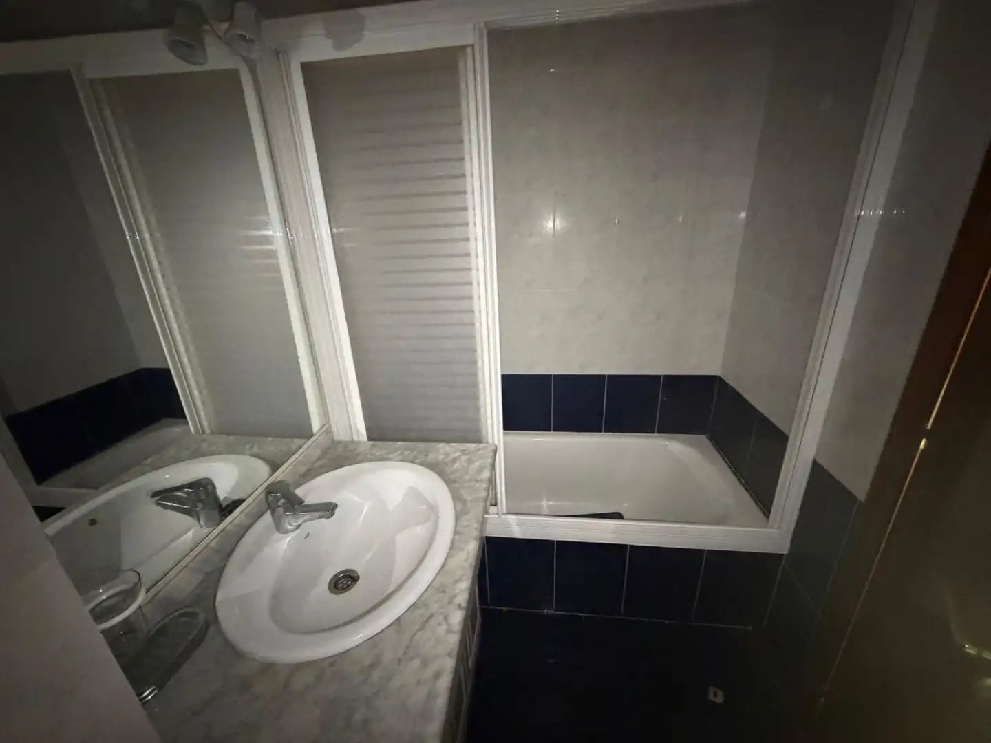 Bathroom of Flat for sale in Meruelo, Cantabria