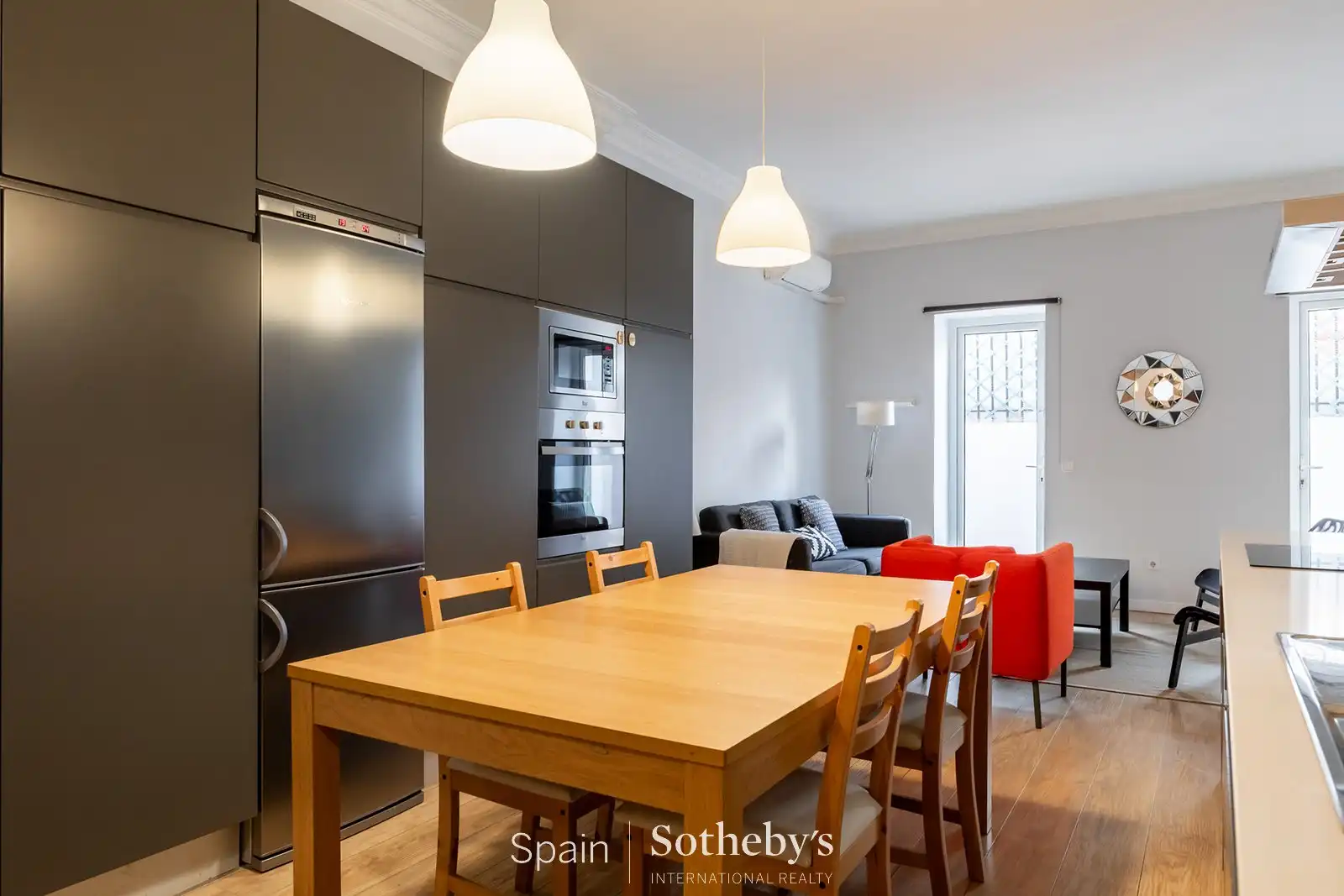 Menjador de Apartament en venda en Madrid amb Aire condicionat, Calefacció i Terrassa