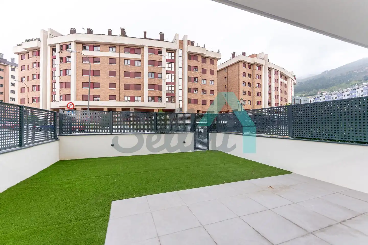 Terrassa de Planta baixa en venda en Oviedo  amb Aire condicionat, Calefacció i Terrassa