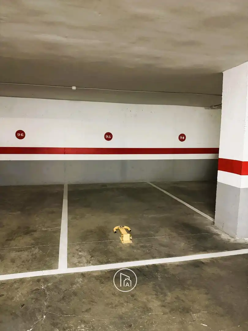Parking of Flat for sale in Paterna  with Parquet flooring