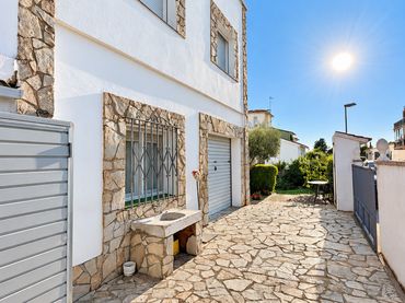 Casa amb jardí en venda a LLIMONER
