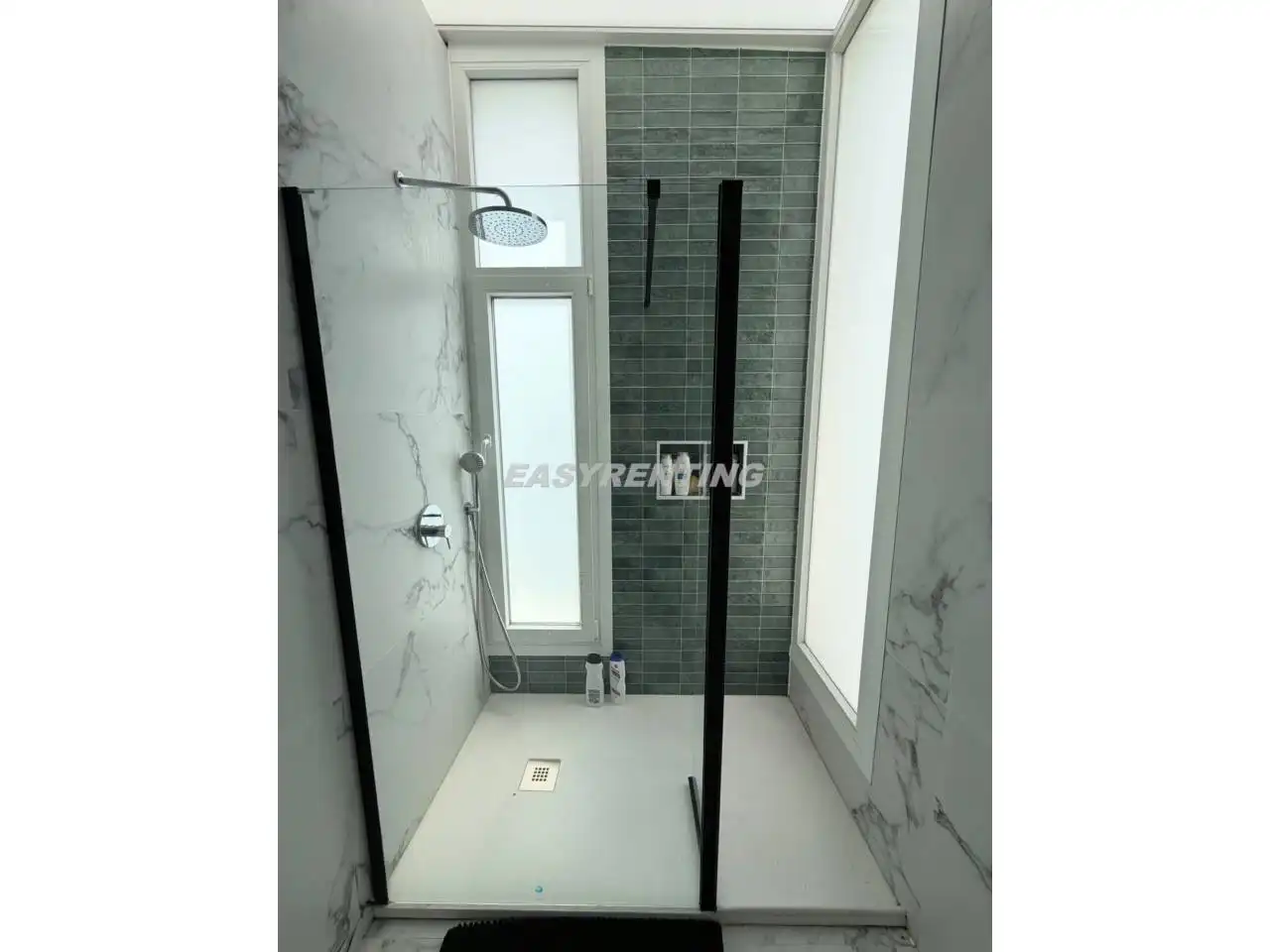 Bathroom of Houses for sale in La Línea de la Concepción  with Air Conditioner, Private garden and Terrace