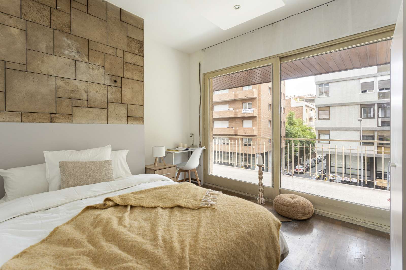 Bedroom of Flat to share in  Barcelona Capital  with Air Conditioner, Heating and Terrace