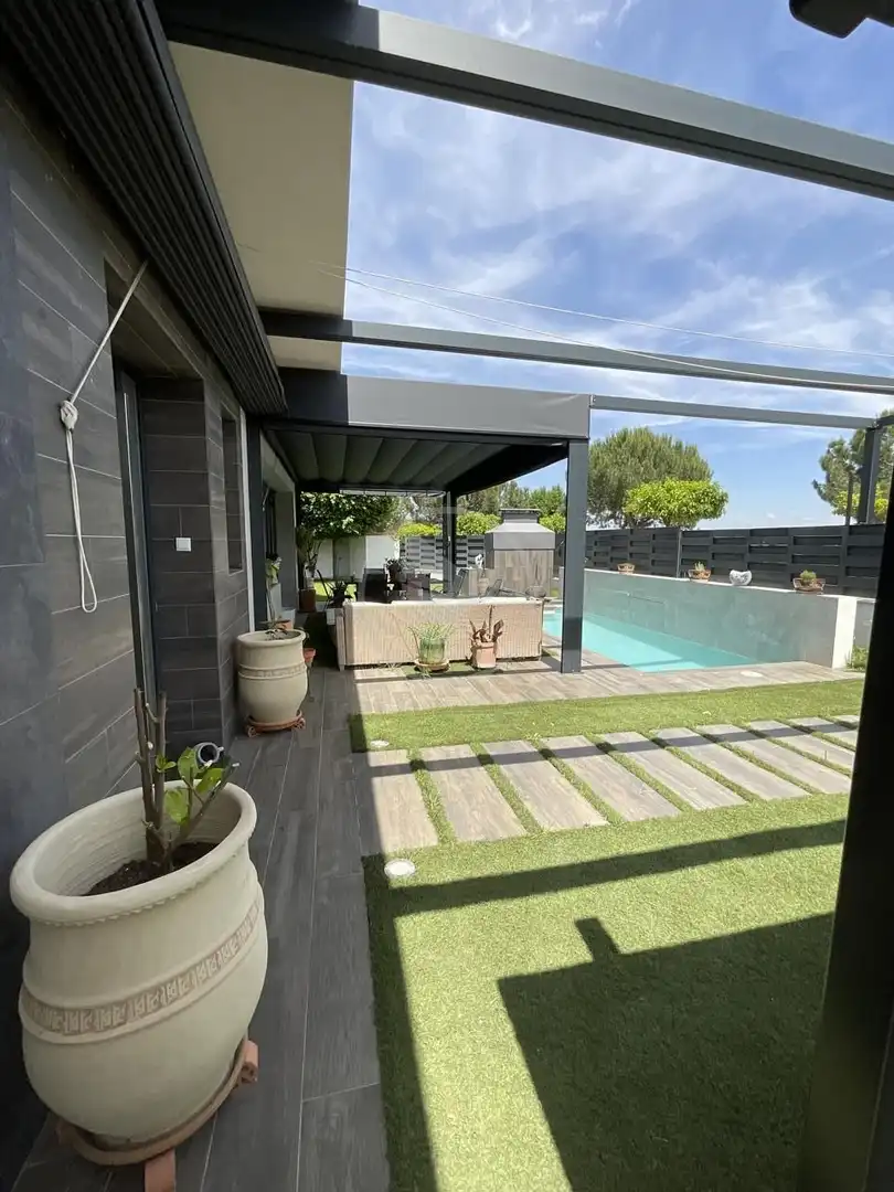 Terrassa de Casa o xalet en venda en Linares amb Aire condicionat