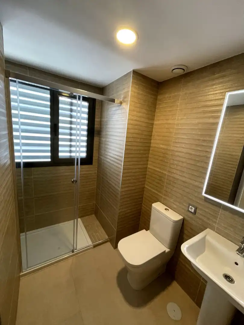Baño de Piso de alquiler en Badajoz con Aire acondicionado, Calefacción y Amueblado