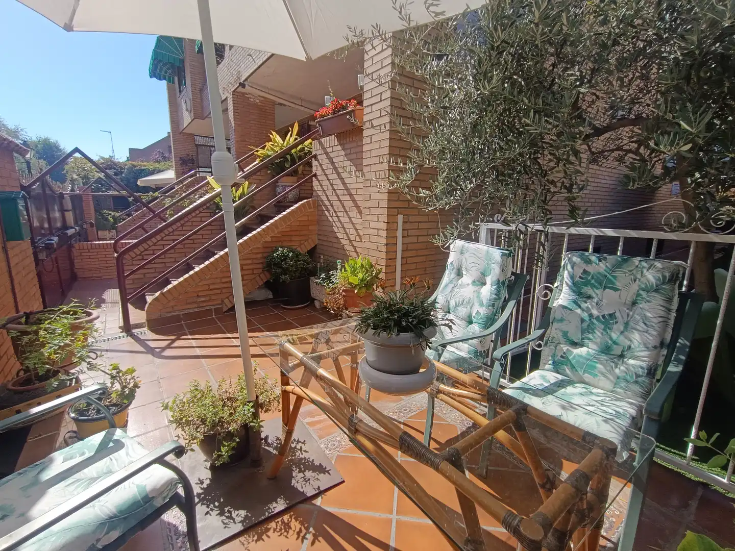 Casa adosada en venta en Valderas - Los Castillos