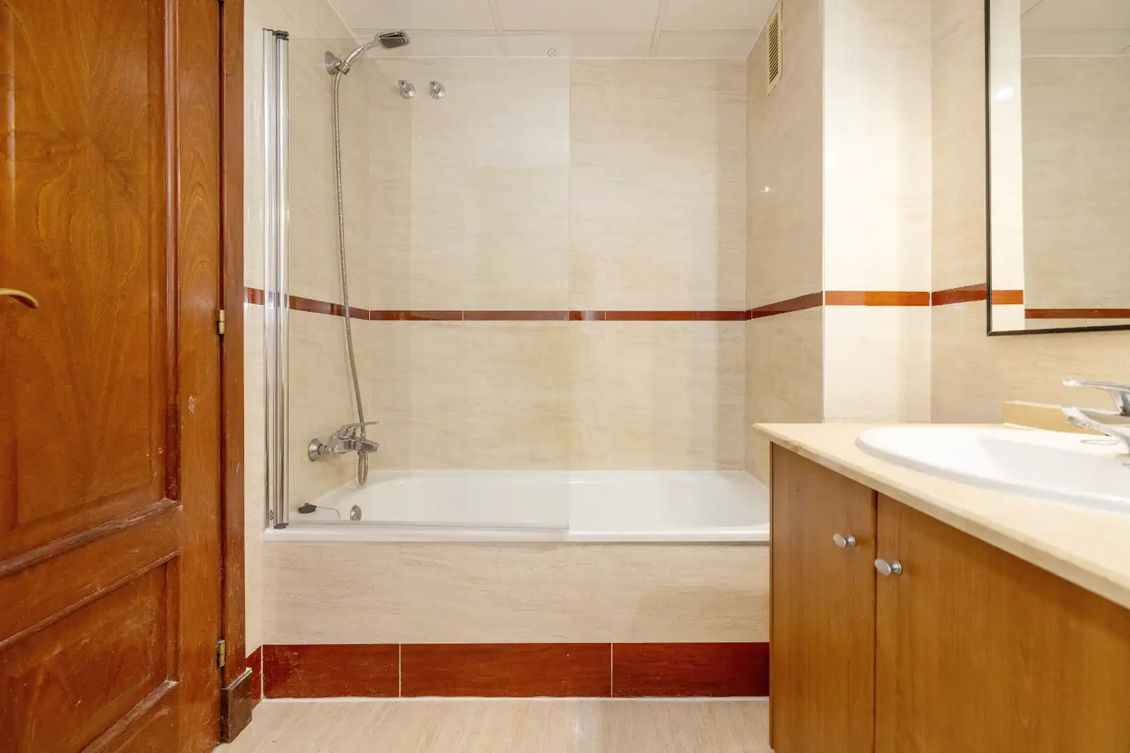 Baño de Piso en venta en Málaga con Aire acondicionado, Calefacción y Terraza