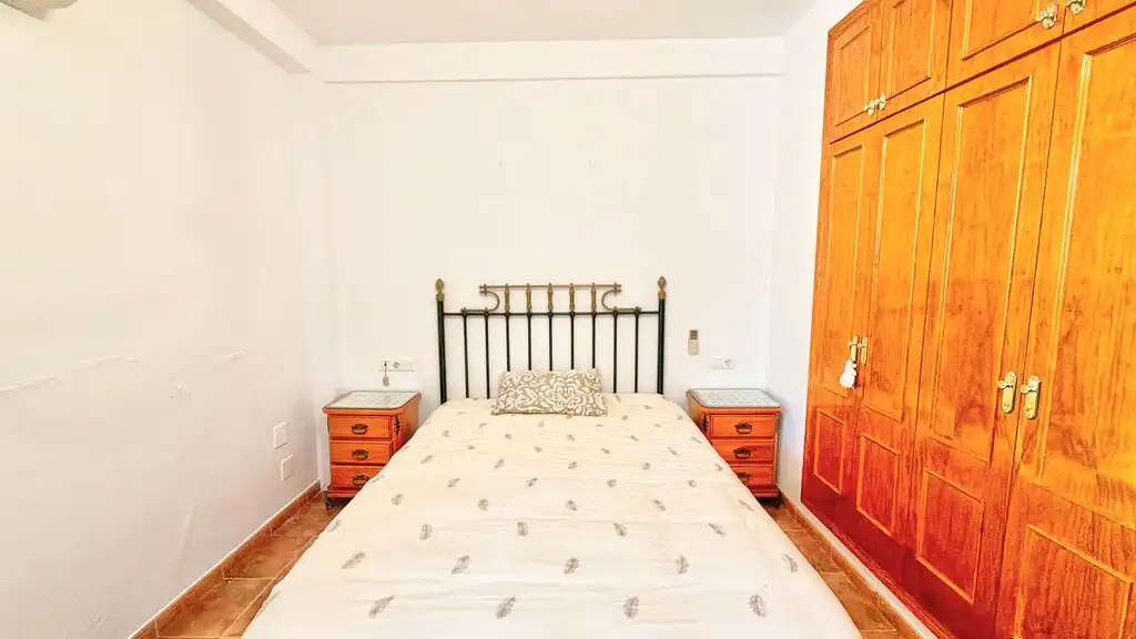 Habitación de Finca rústica en venta en Periana con Aire acondicionado, Jardín privado y Terraza
