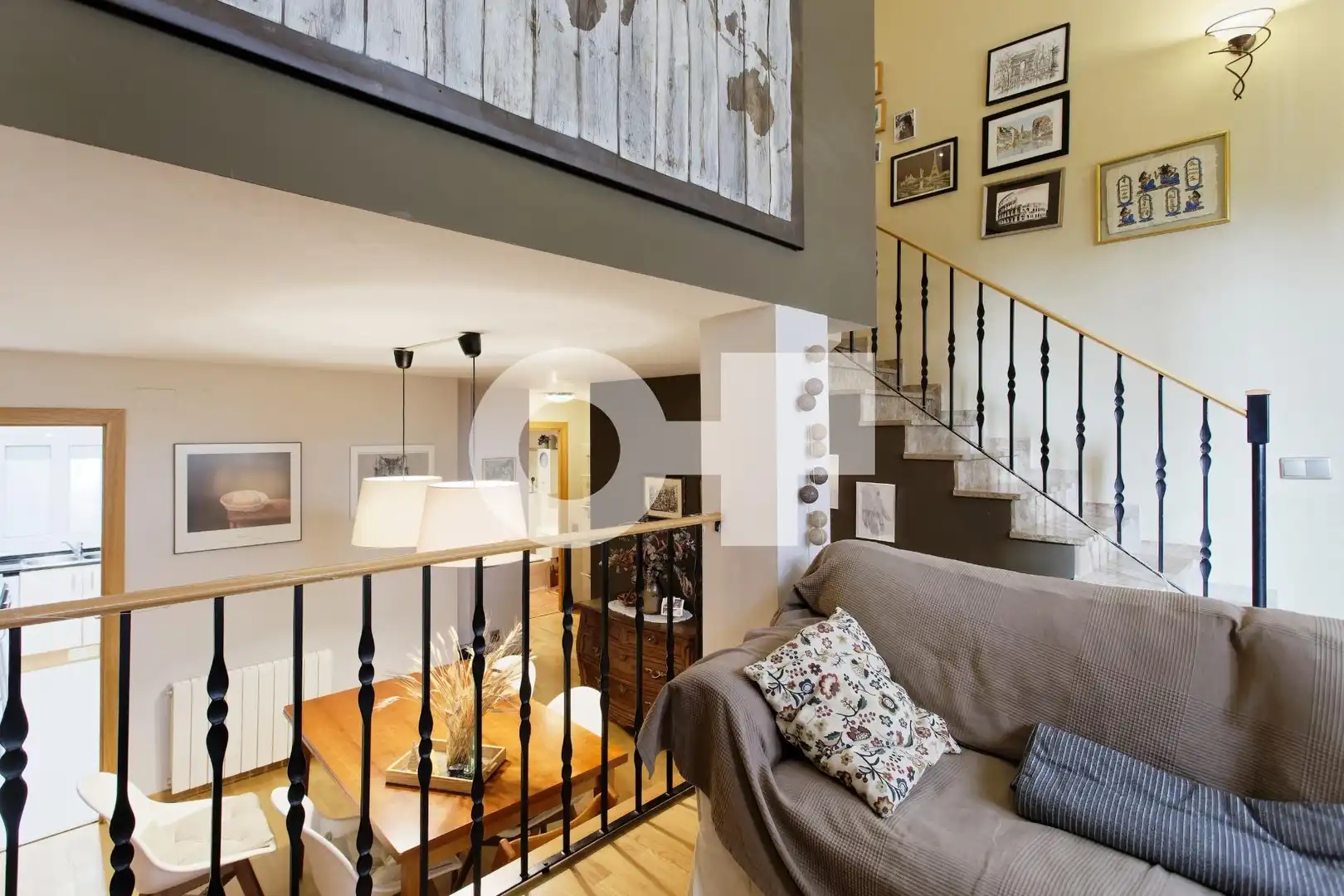 Living room of Duplexes for sale in Barcelona  with Heating, Parquet flooring and Terrace