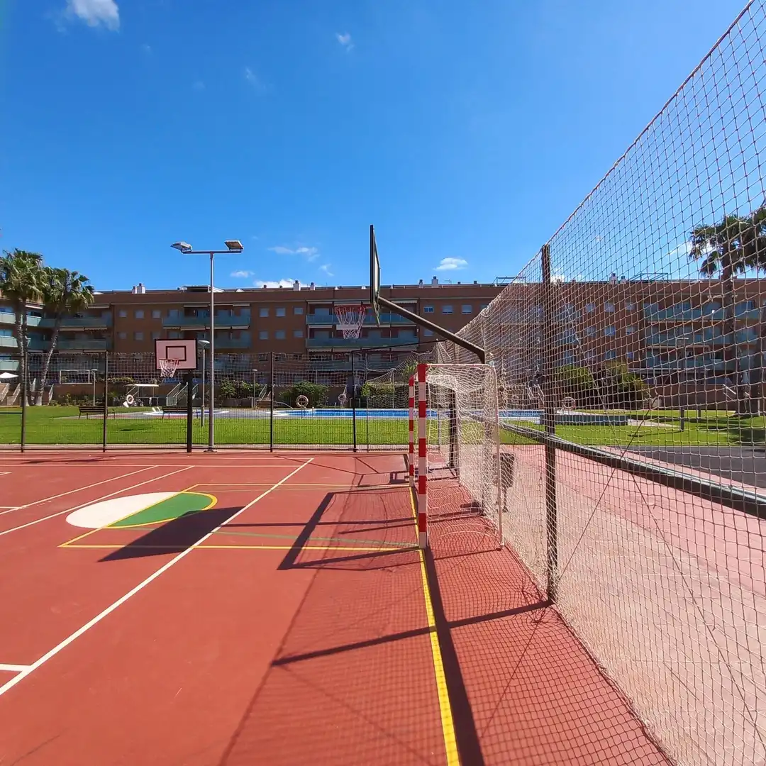 Parking de Planta baja en venta en Cubelles con Piscina comunitaria