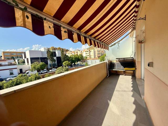 Dúplex en Venta en Avenida Carlos de Haya en Camino de Antequera