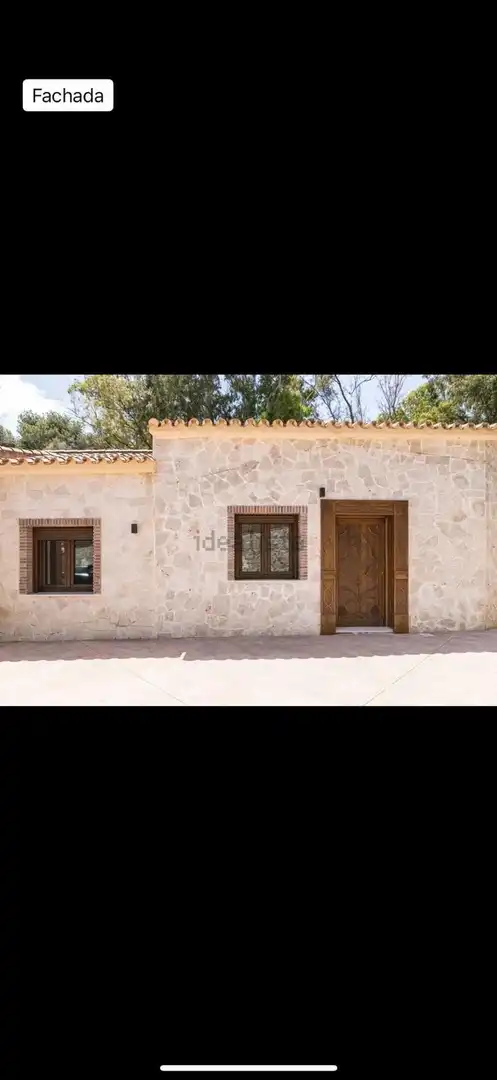 Vista exterior de Casa o xalet en venda en Benalmádena amb Aire condicionat, Jardí privat i Terrassa