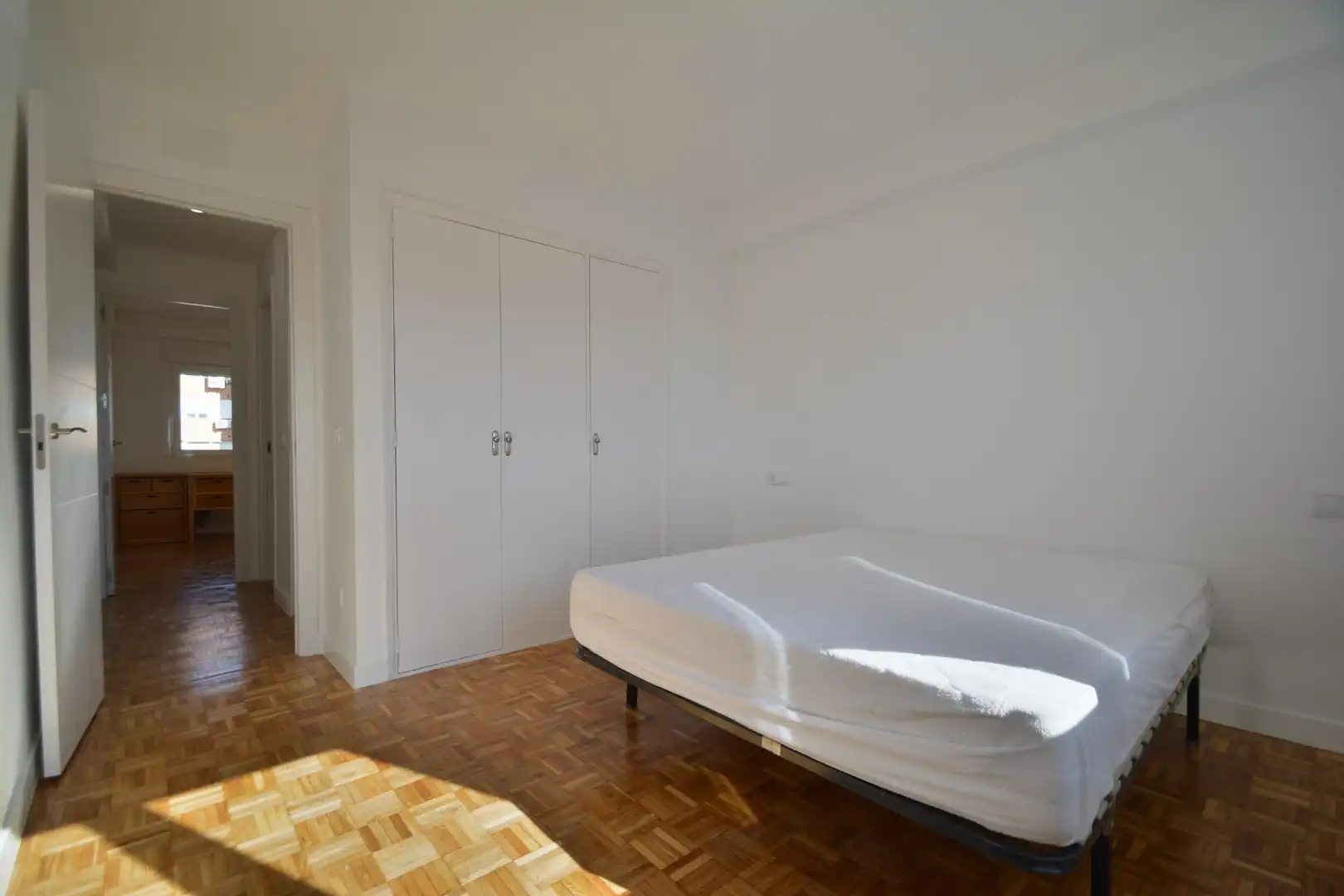 Schlafzimmer von Wohnung zur Miete in Fuencarral - El Pardo