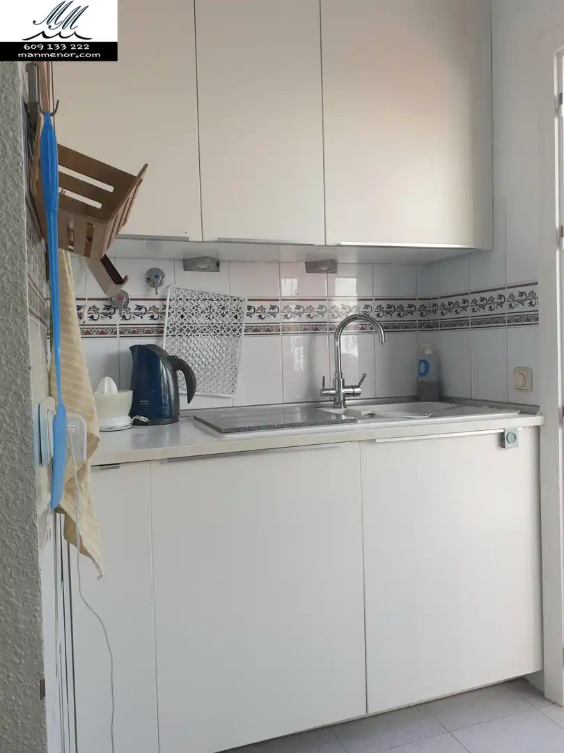 Cuina de Casa o xalet en venda en Los Alcázares amb Calefacció, Jardí privat i Terrassa