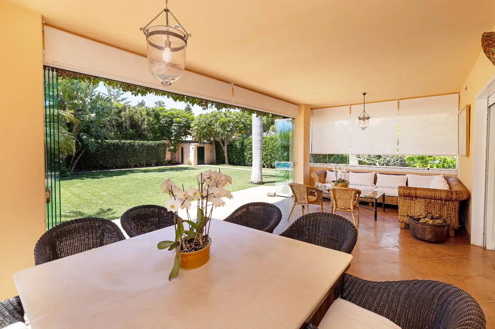 Terrassa de Casa o xalet en venda en Málaga amb Aire condicionat, Calefacció i Jardí privat