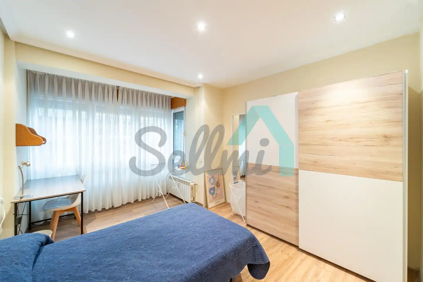 Schlafzimmer von Wohnung zur untervermieten in Oviedo  mit Heizung, Möbliert und Internet
