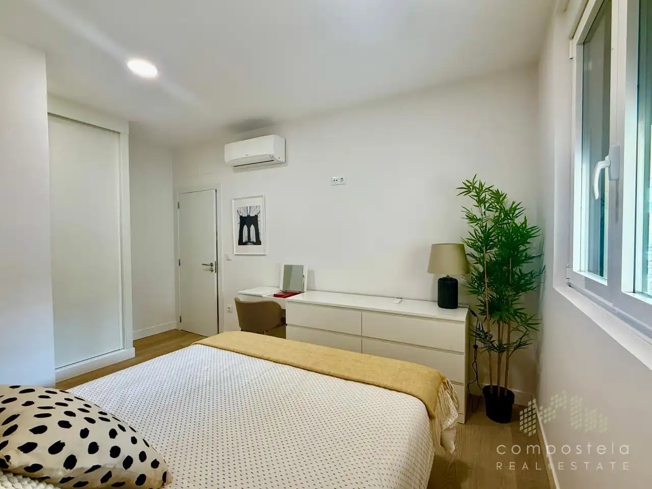 Schlafzimmer von Erdgeschoss zur Miete in Boqueixón mit Heizung und Möbliert
