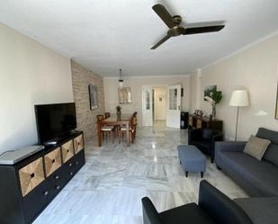 Sala d'estar de Planta baixa en venda en Marbella amb Aire condicionat, Terrassa i Traster