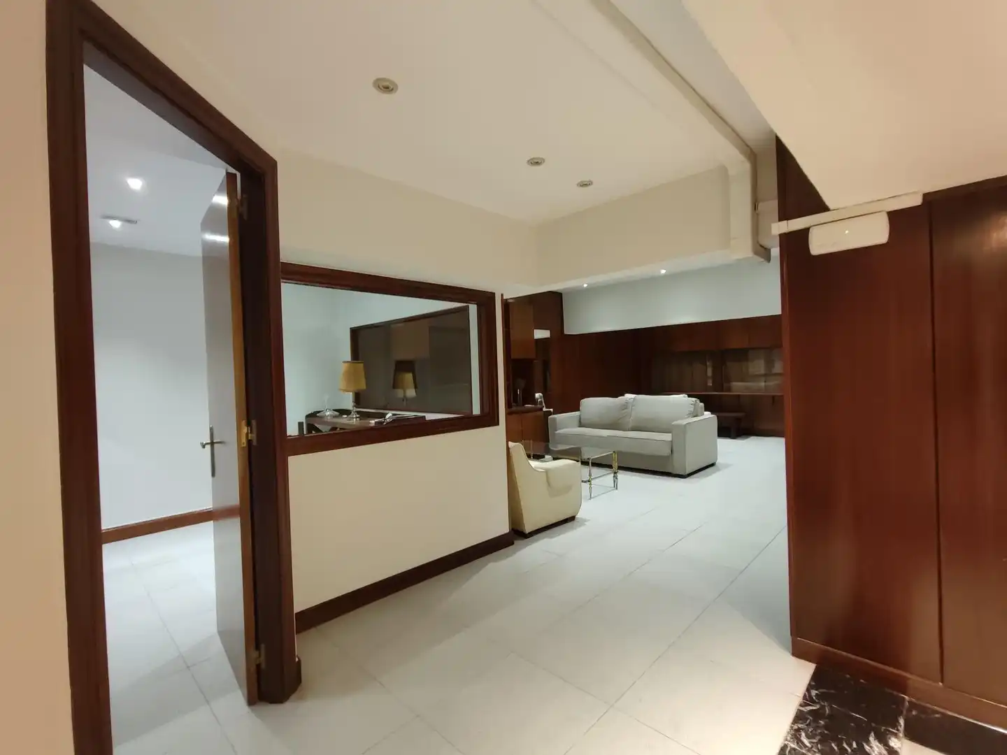 Sala de estar de Oficina en venta en Bilbao  con Aire acondicionado y Amueblado