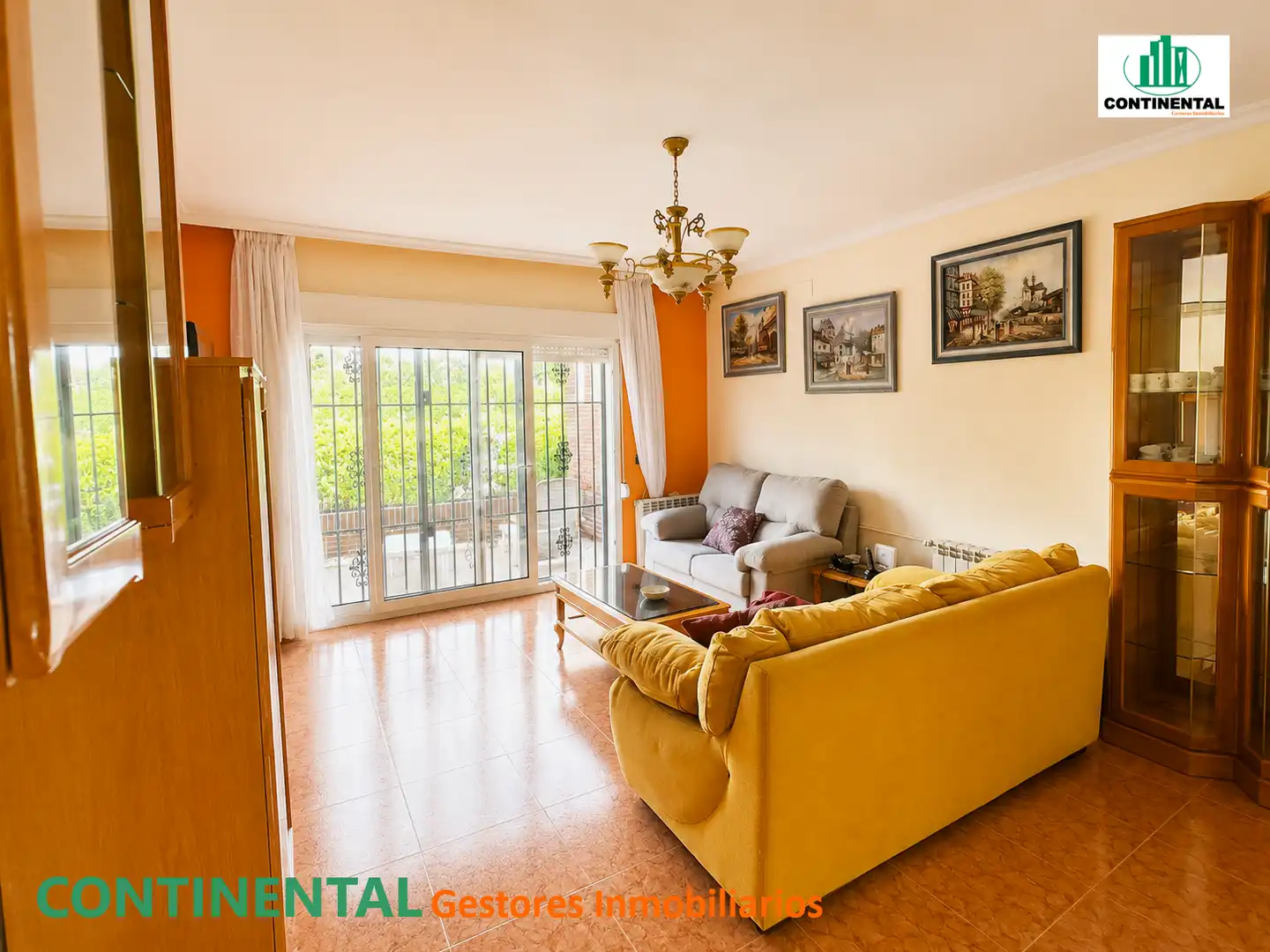 Sala d'estar de Casa o xalet en venda en Galapagar amb Calefacció, Jardí privat i Terrassa
