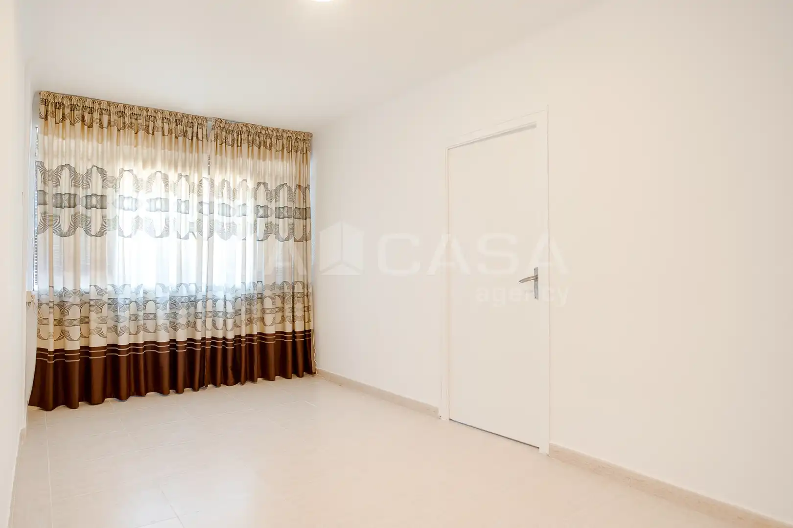 Flat for sale in Cornellà de Llobregat  with Heating
