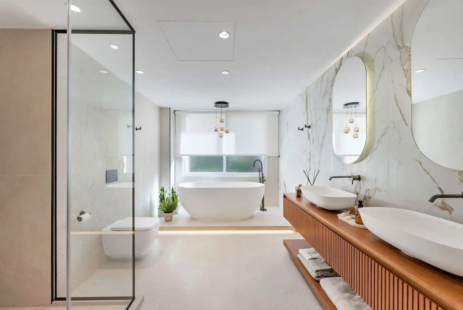 Bany de Apartament en venda en Marbella amb Aire condicionat, Terrassa i Piscina