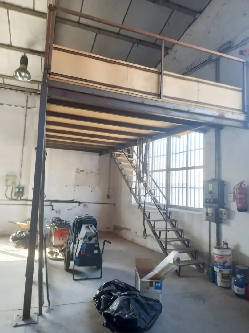 Industrial buildings for sale in Encinas de Abajo