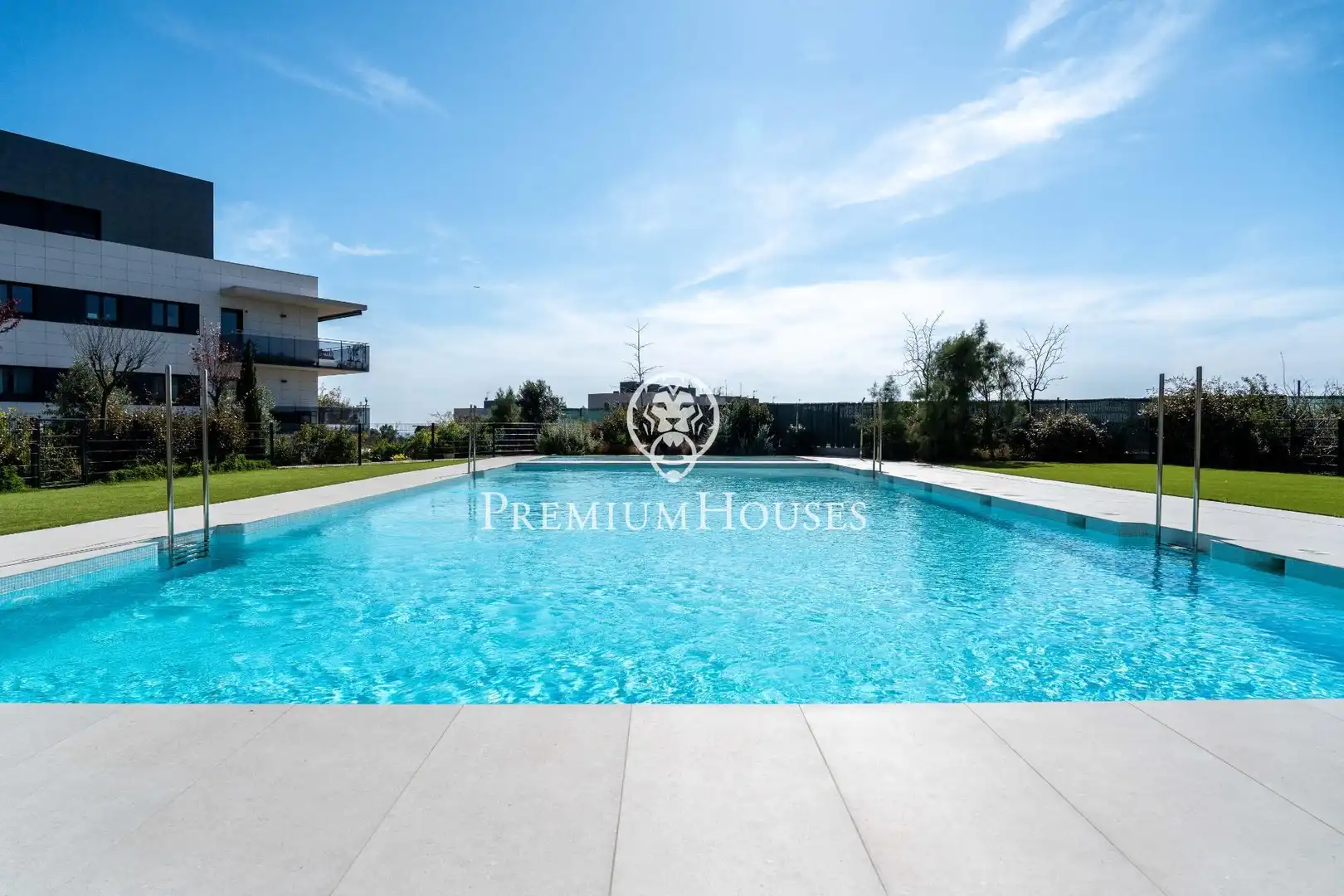 Piscina de Planta baixa en venda en Sitges amb Aire condicionat, Calefacció i Jardí privat