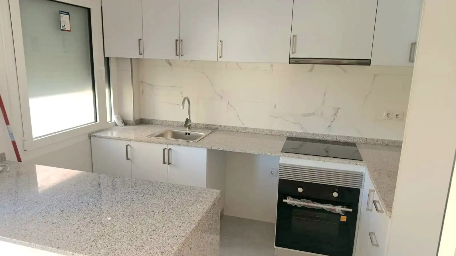 Piso con terraza en venta en Carrer de Josep Aparici 263, imagen 2