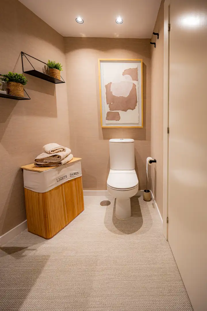 Bathroom of Flat for sale in Oviedo   with Heating, Parquet flooring and Terrace