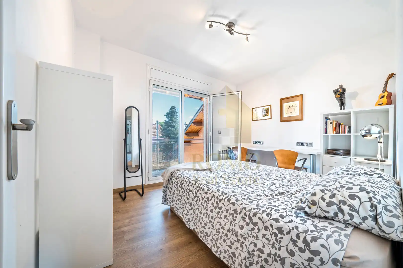 Habitación de Casa o chalet en venta en Santa Perpètua de Mogoda con Aire acondicionado, Calefacción y Jardín privado