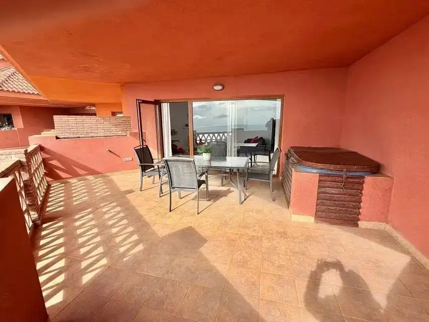 Terrasse von Maisonette zum Verkauf in Fuengirola mit Klimaanlage, Privatgarten und Terrasse