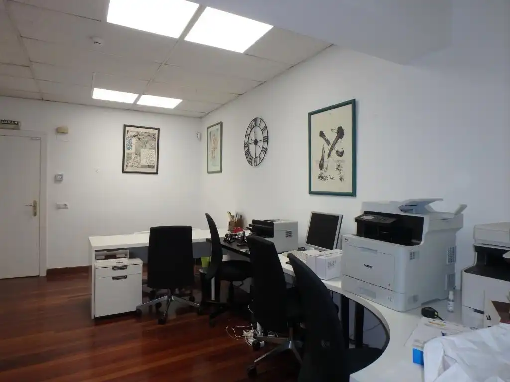 Office space with lift for sale in Casco Antiguo, imagen 6