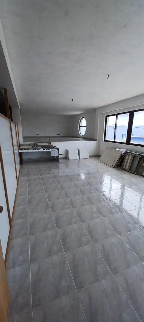 Cocina de Oficina de alquiler en Santiago de Compostela  con Calefacción