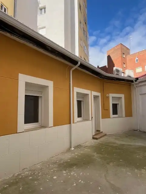 Vista exterior de Casa o xalet en venda en Valladolid amb Calefacció