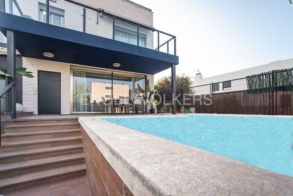Exterior view of House or chalet for sale in Castellón de la Plana / Castelló de la Plana  with Air Conditioner, Heating and Private garden