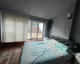 Schlafzimmer von Einfamilien-Reihenhaus miete in Jete mit Balkon