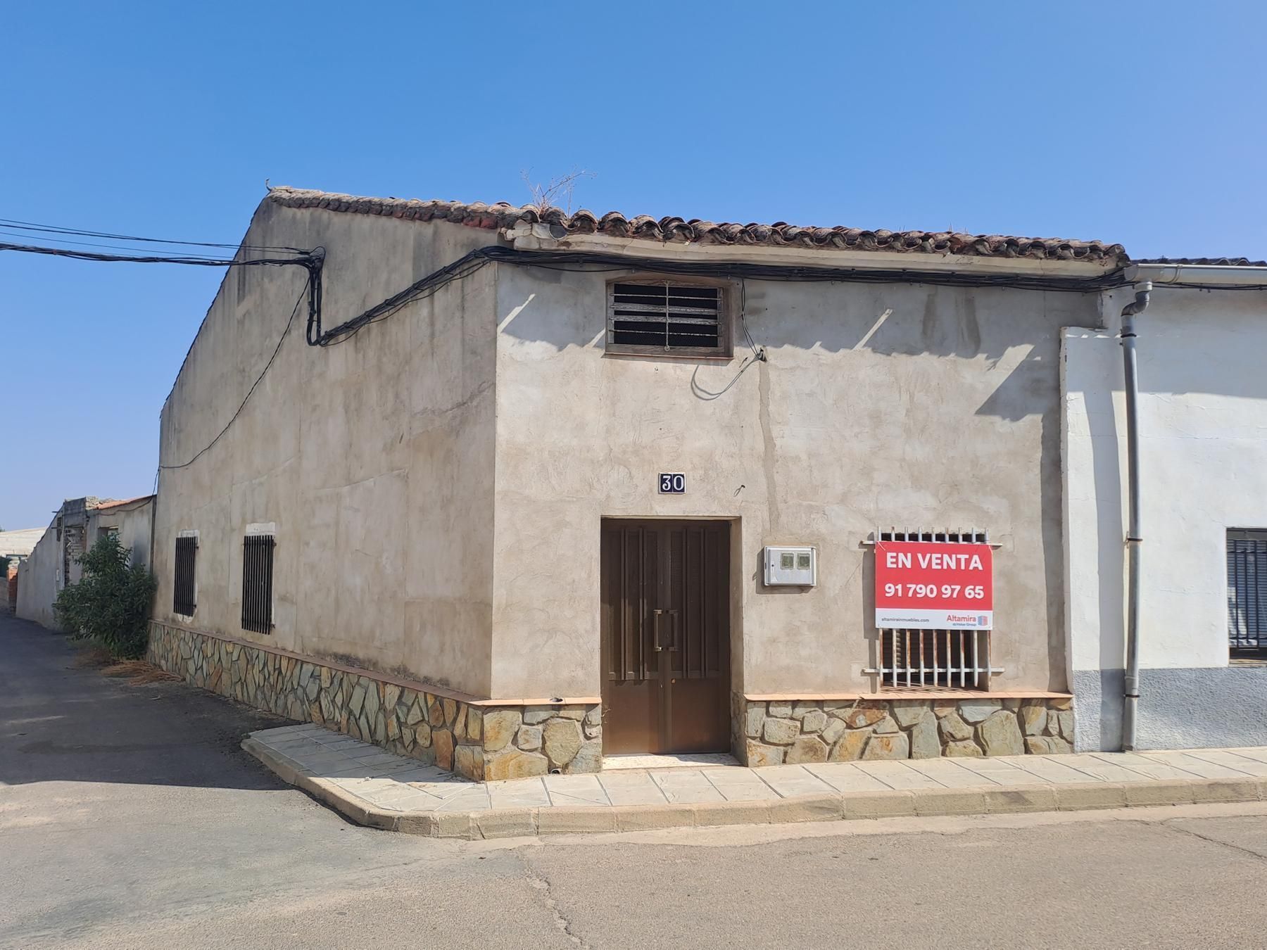 Exterior view of House or chalet for sale in Madrigalejo  with Storage room