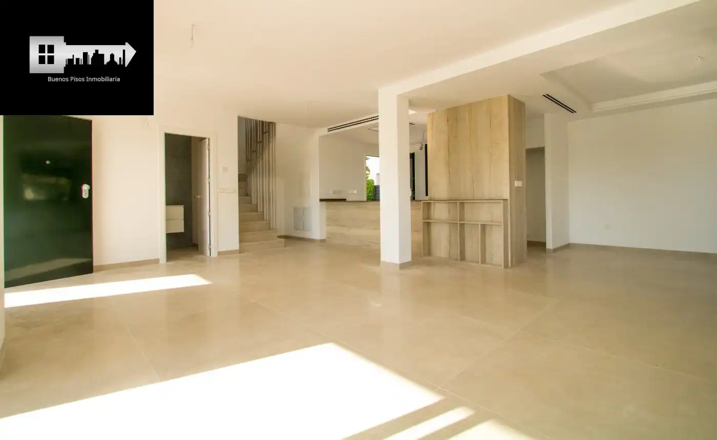 Casa o xalet en venda en Elche / Elx amb Aire condicionat, Calefacció i Jardí privat
