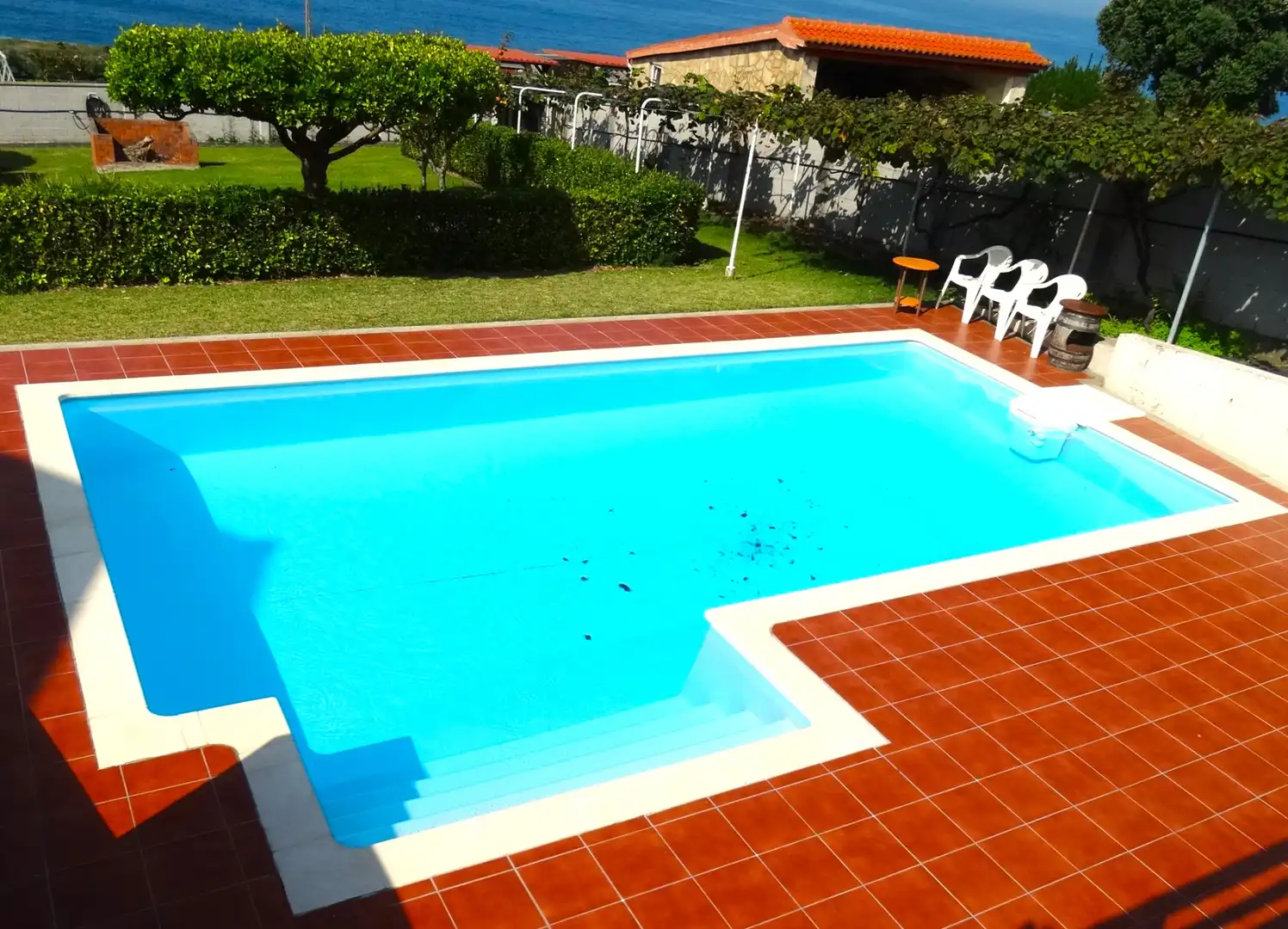 Piscina de Casa o xalet en venda en Valdoviño amb Calefacció, Jardí privat i Parquet