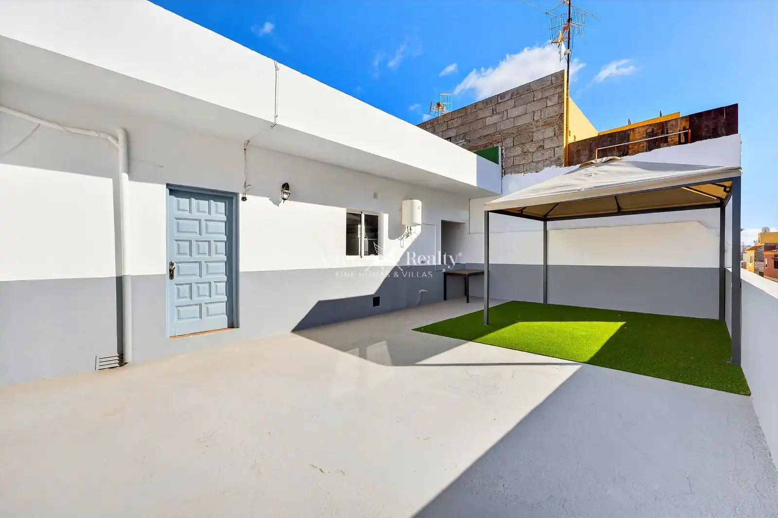 Vista exterior de Ático en venta en Arona con Terraza, Amueblado y Balcón