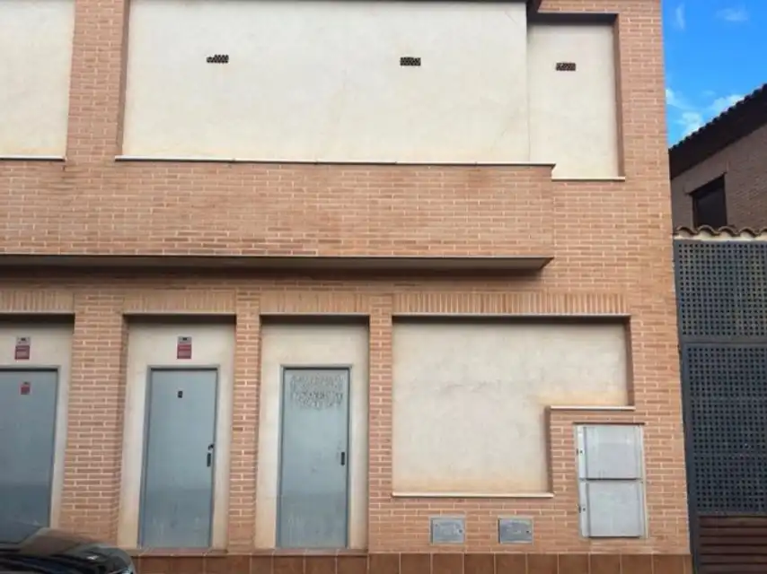 Vista exterior de Local en venda en Miguel Esteban amb Terrassa