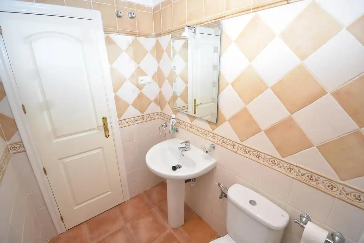Baño de Apartamento en venta en Macharaviaya con Aire acondicionado y Piscina comunitaria