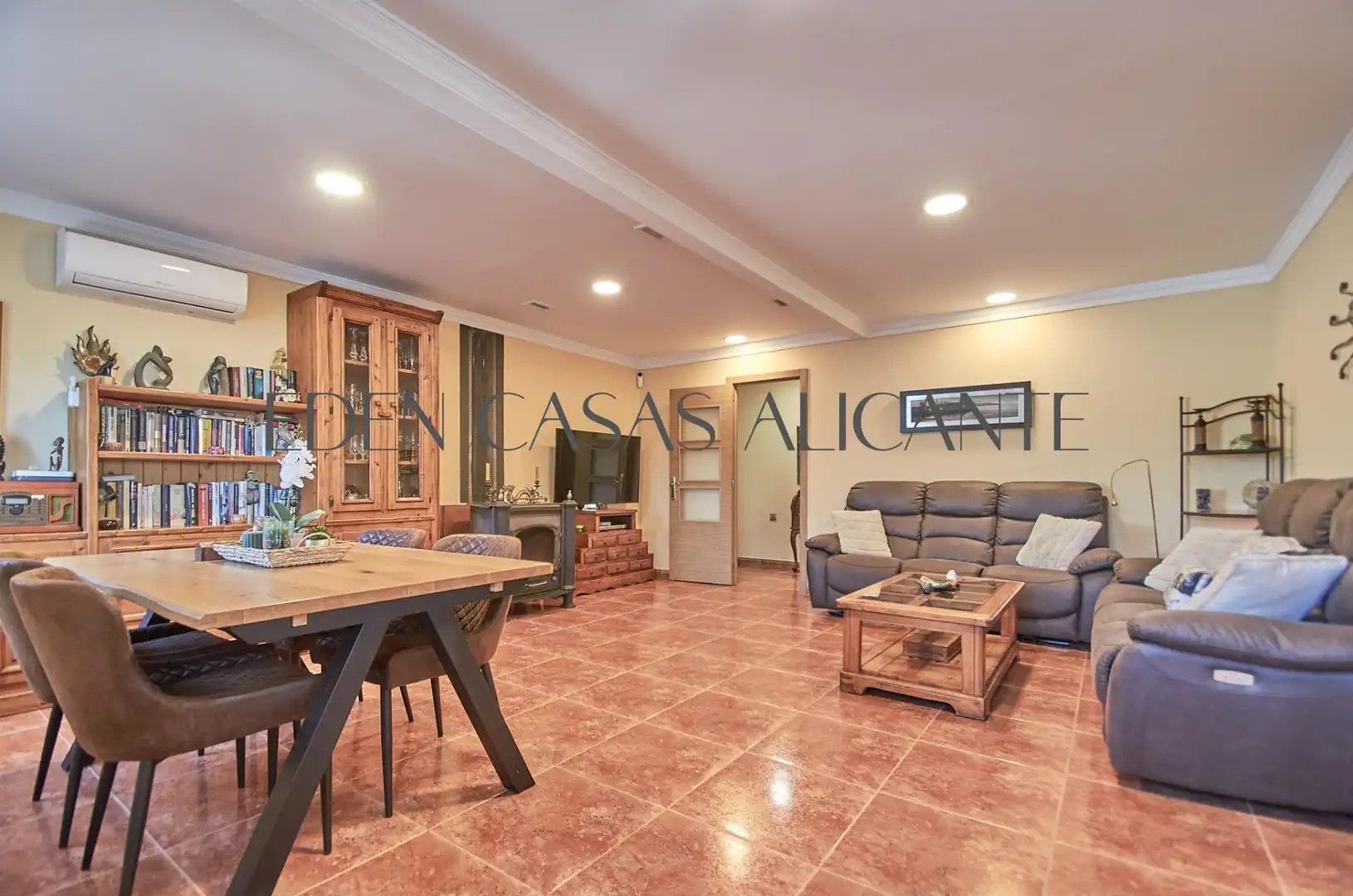 Casa o xalet en venda en Alicante / Alacant amb Aire condicionat, Jardí privat i Terrassa
