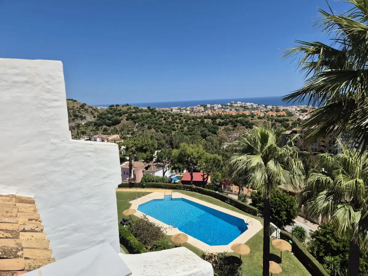 Vista exterior de Ático en venta en Mijas con Aire acondicionado, Calefacción y Terraza