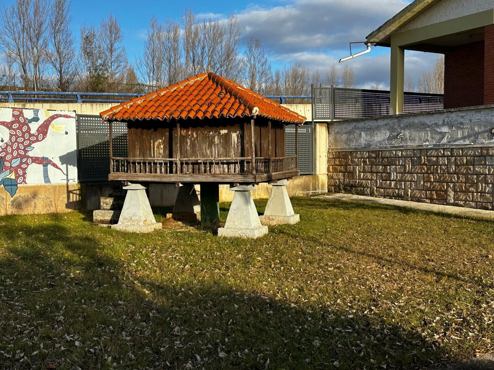 Vista exterior de Finca rústica en venda en Nalda amb Calefacció, Jardí privat i Terrassa